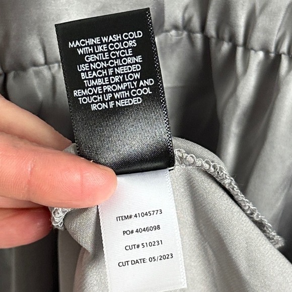 Torrid‎ Silver Satin V-Neck Puff Sleeve Short Sleeve Blouse Womens 4X Top Party - Picture 9 of 11